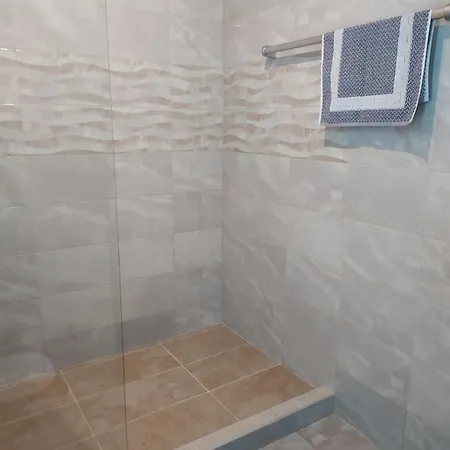 Smallhotel - * Vevi