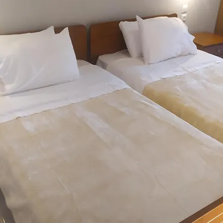 Smallhotel - * Vevi