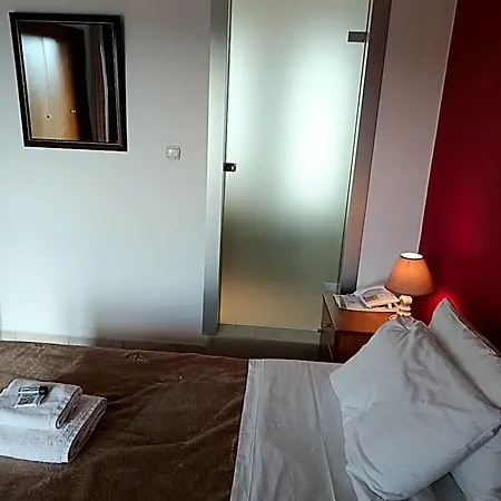 Han Smallhotel - *