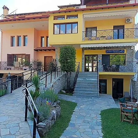 Han Smallhotel - *